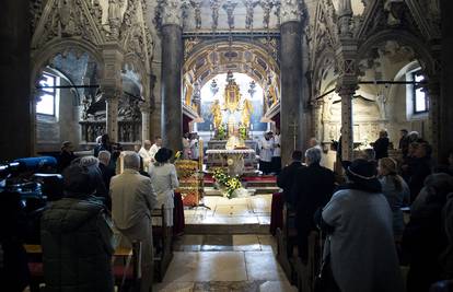 Blagdan sv. Duje kao nekad: Misa na Rivi i procesija Splitom