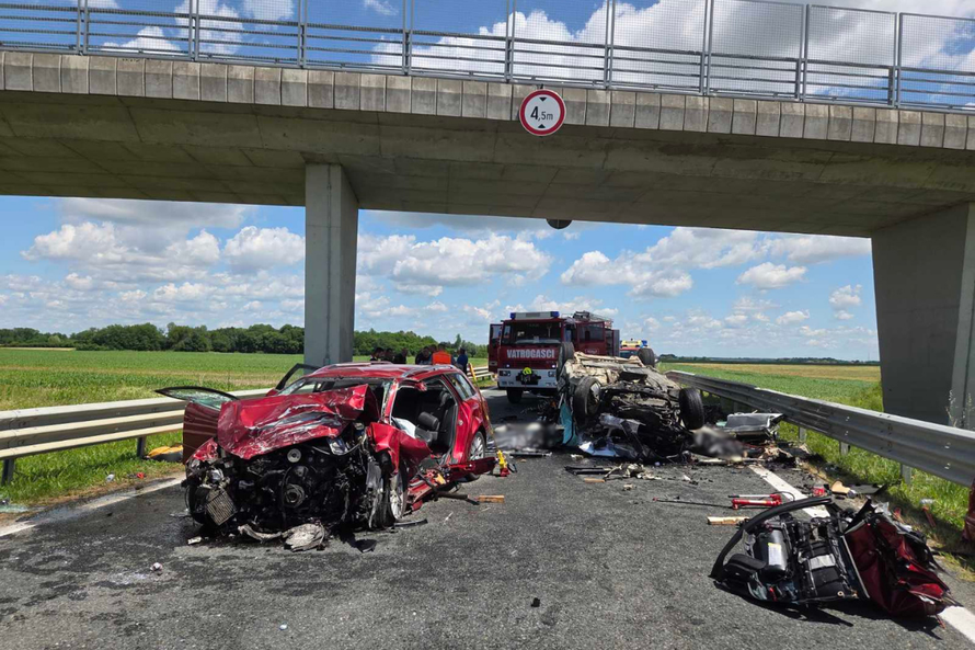 PRIZORI UŽASA KOD VIROVITICE Četvero mrtvih u teškom sudaru