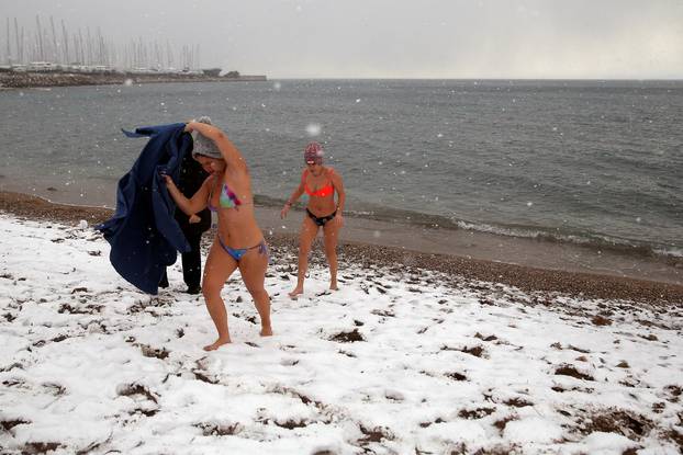 Heavy snowfall in Athens