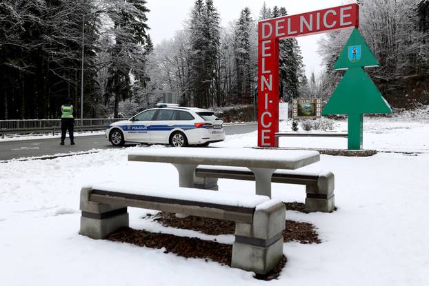 Snijeg je zabijelo Gorski Kotar 
