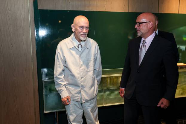 Alexandria: John  Malkovich iznenadio Vatrene u hotelu Aka