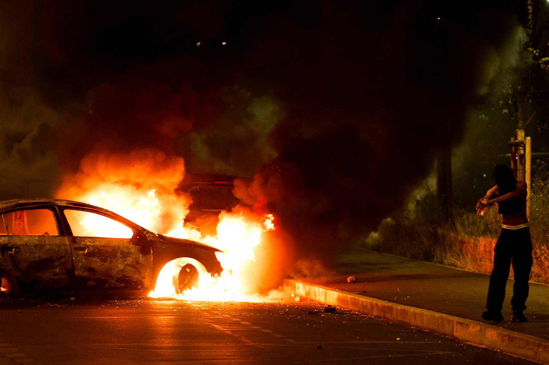 Riots after a teenager shot dead by police in a Paris suburb