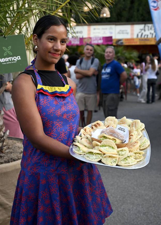 Zagreb: Započeo Festival Fiesta Latina na  Strossmayerovom trgu