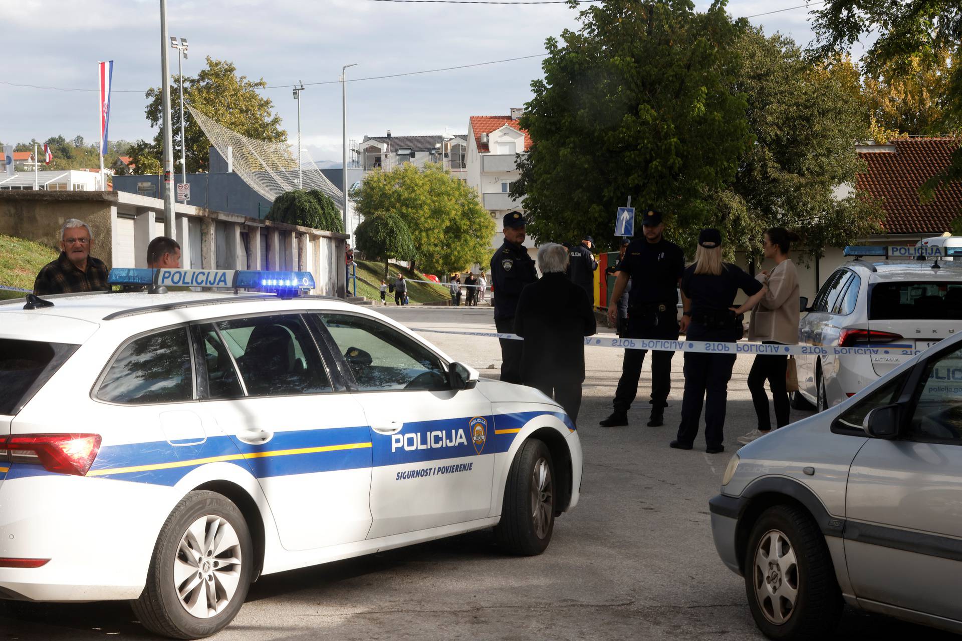 Sinj: Autobus uletio u dvorište dječjeg vrtića