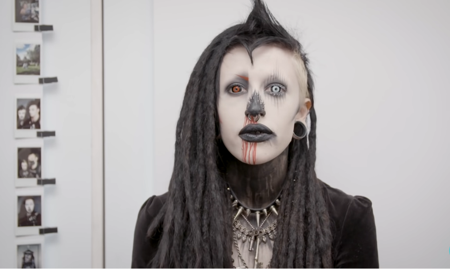 Gotičarka postala Instagram model, dečku umalo pozlilo