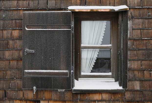 Snow and cold on Germany's highest summit