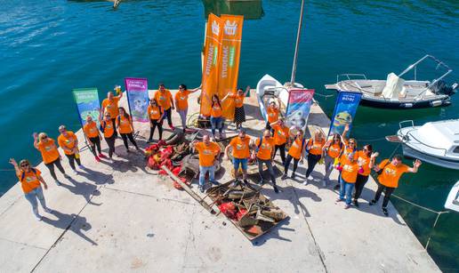 Uklonjeno više od 10 kubika otpada nagomilanog na dnu plaže Portina u Pločama