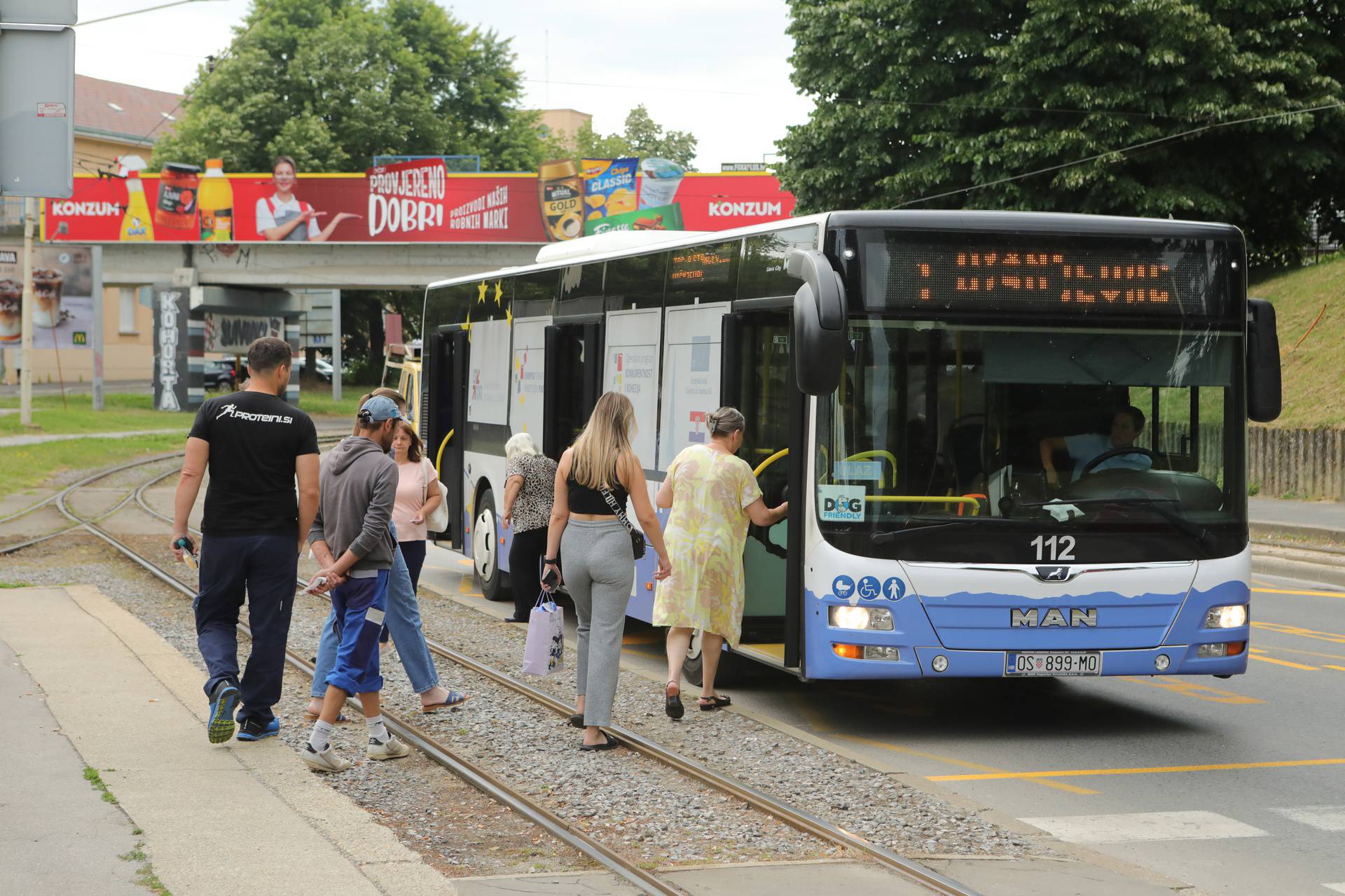 U Osijeku obustavljen sav tramvajski promet, građane prevoze isključivo autobusi