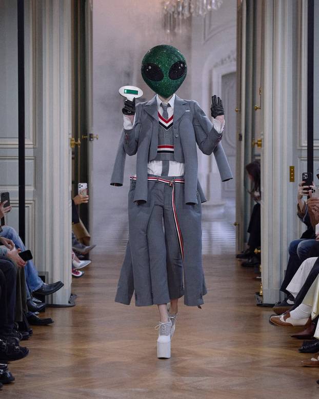 FOTO Vanzemaljci na Pariškom tjednu mode! 'Dolazimo u miru'