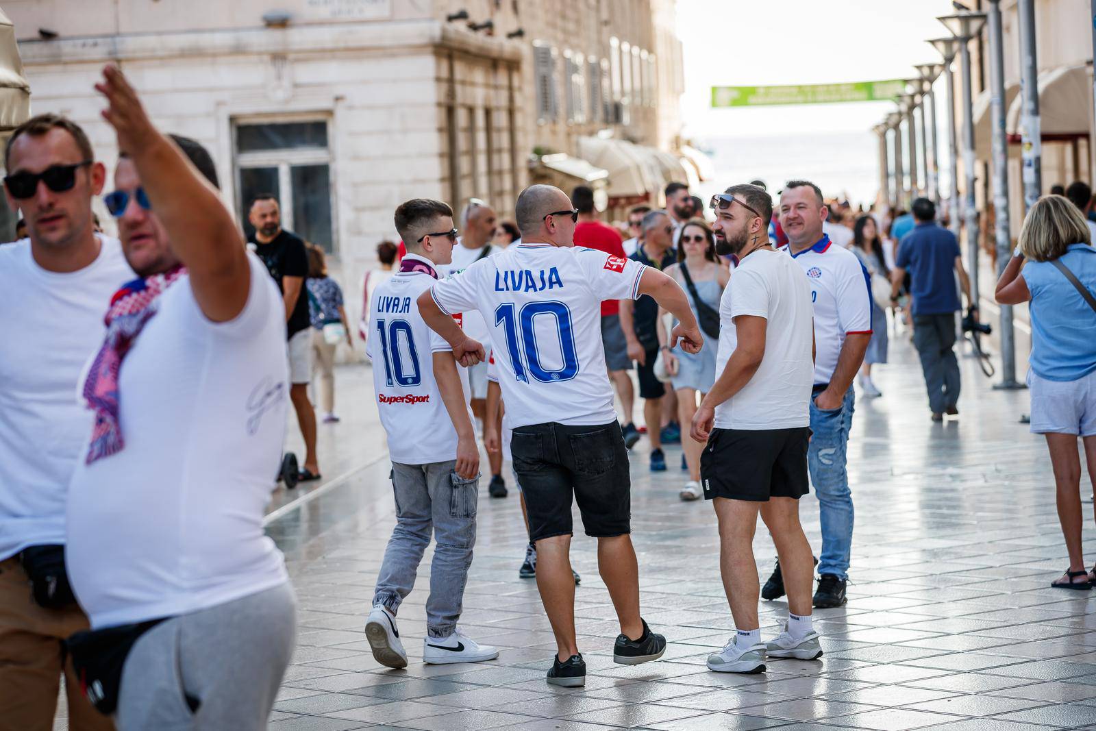 Split: Navijači u centru grada uoči derbija između Hajduka i Dinama