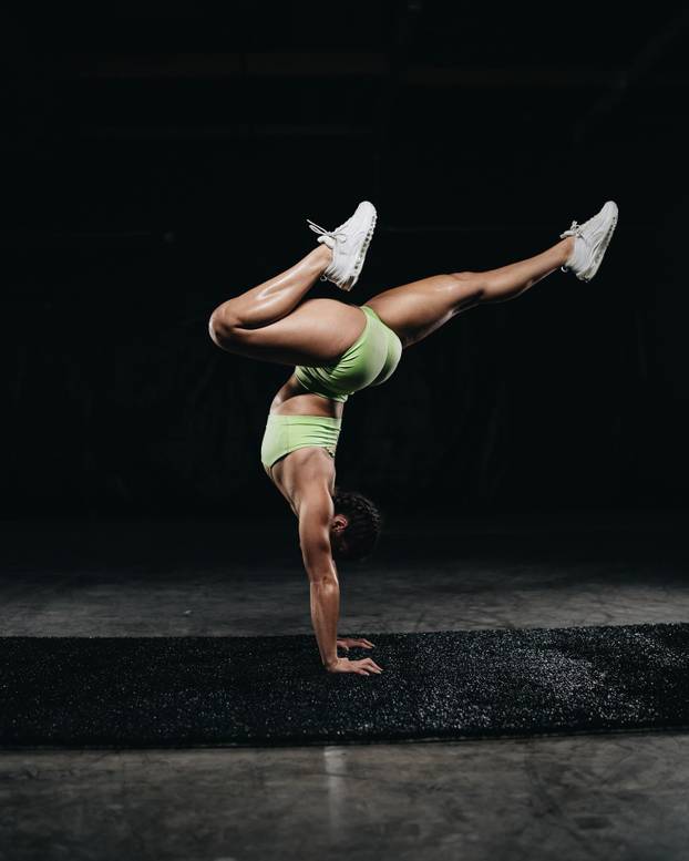 FOTO Ni ozljeda ju nije pokolebala: Danas je jedna od najpoznatijih fitness influencera