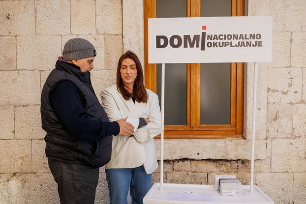 Split: Prikupljanje potpisa za predsjedničku kandidaturu Branke Lozo