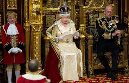 Elizabeta II: Glavni izazov vlade bit će smanjiti deficit