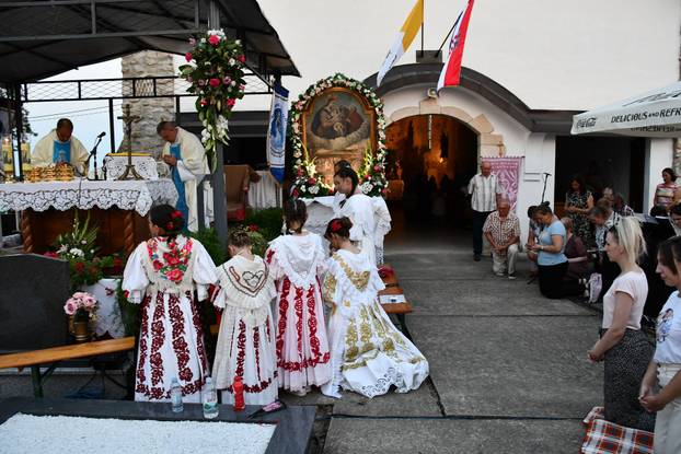 Kloštar: Tradicionalno predvečerje Velike Gospe