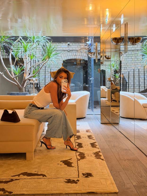 FOTO Multitalentirana bomba: Ova DJ-ica iz Londona zaludjela je cijeli internet izgledom