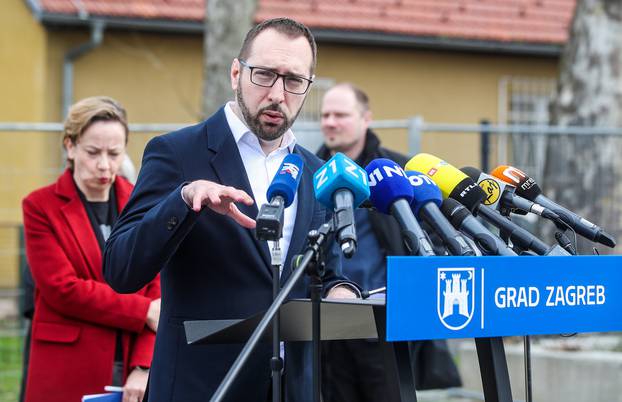 Zagreb: Nakon polaganja kamena temeljca  gradonačelnik sa zamjenicima  održao redovnu konferenciju za medije