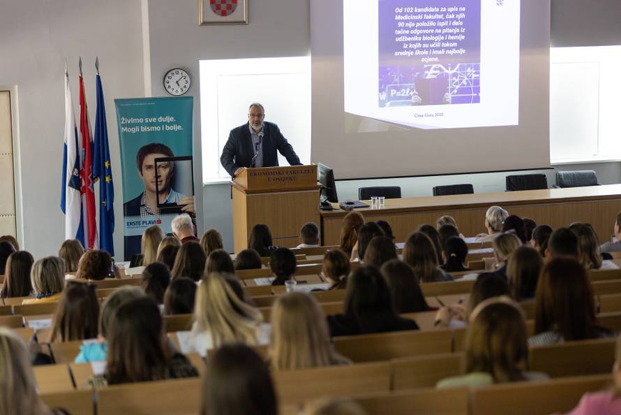 Dr. Rajović: Roditelji, ekran je puno opasniji nego što mislite!