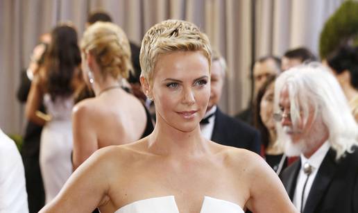 Charlize Theron je spremna glumiti u lezbijskoj verziji 'Umri muški': 'Gdje da potpišem?'