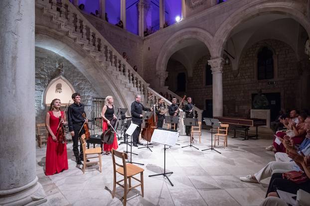 Dubrovnik: ZajedniÄki koncert glazbenika u sklopu programa Dubrovnik plovi u intonaciji