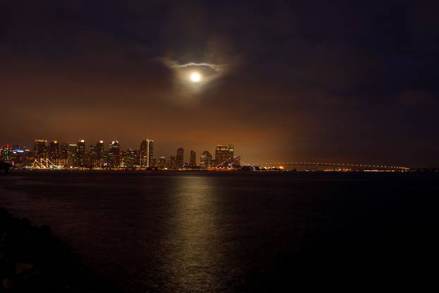 Super Flower Moon rises over San Diego