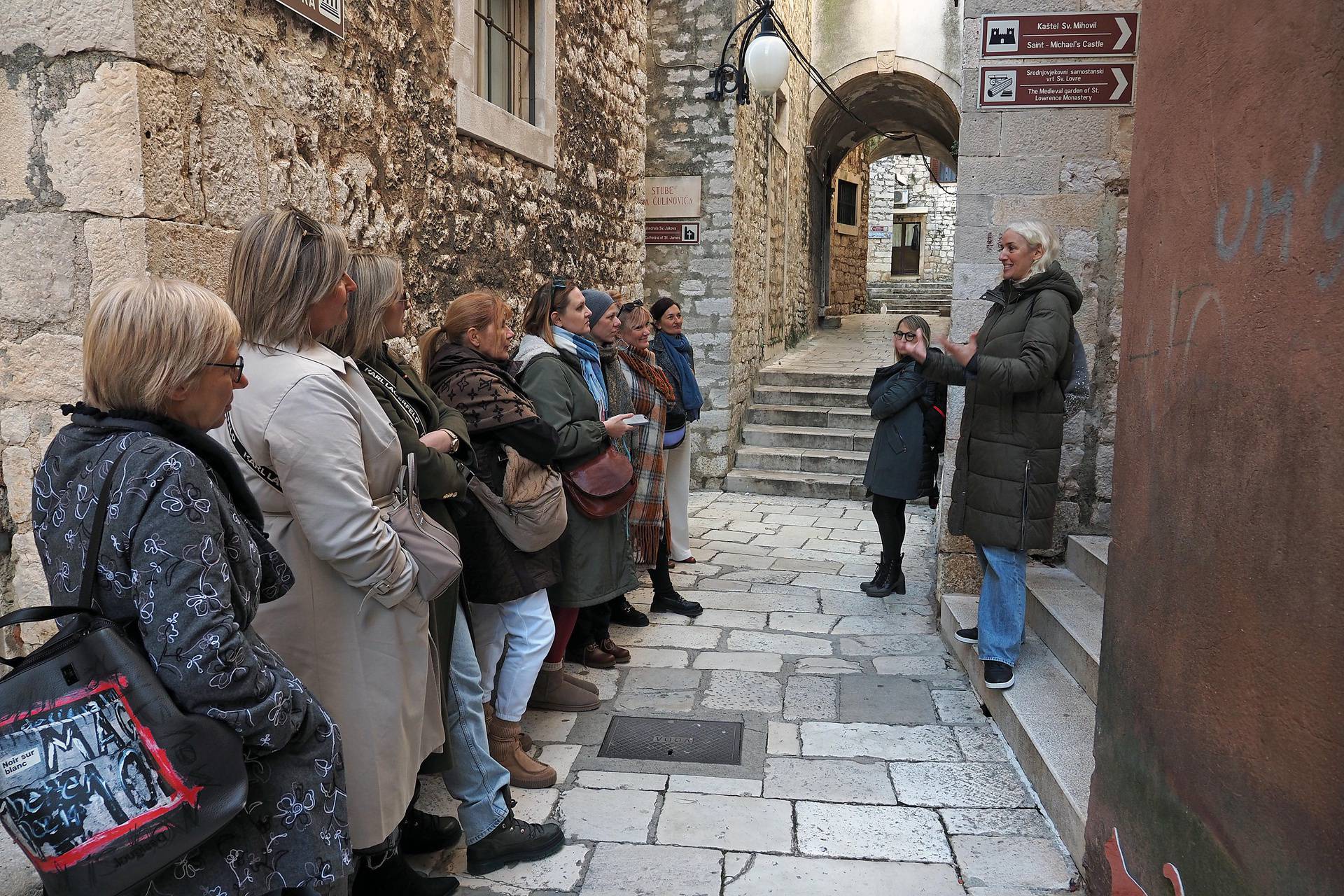 Šibenik: Skočite do Krapnja po spužve i koralje i saznajte tko su žene koje su oblikovale grad