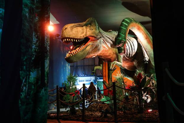 Zagreb: Izložba Invazija dinosaura na Zagrebačkom velesajmu