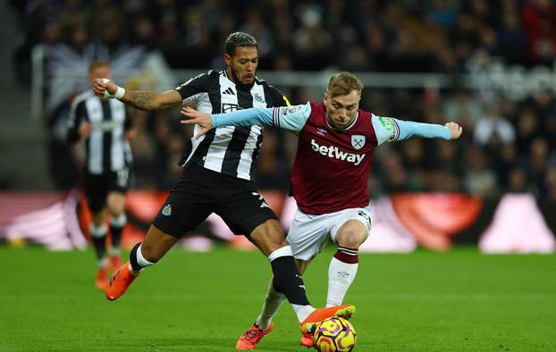 Premier League - Newcastle United v West Ham United