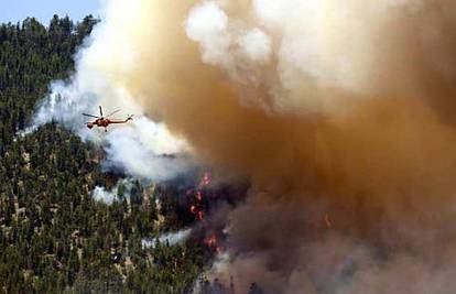 Arizona: Evakuirali obitelji iz 750 kuća zbog požara