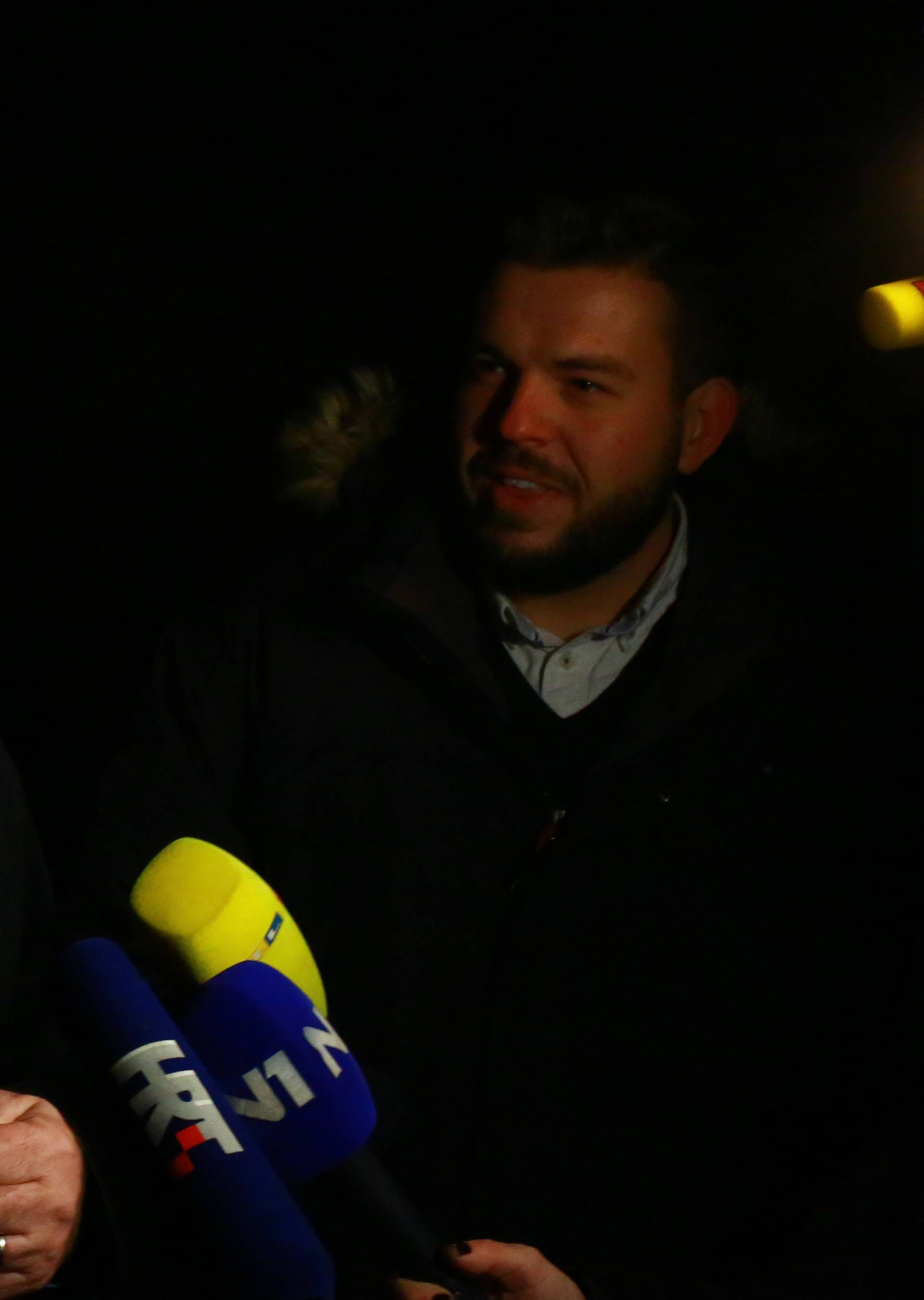 Zagreb: Ivica TodoriÄ se ispred Kulmerovih dvora obratio medijima
