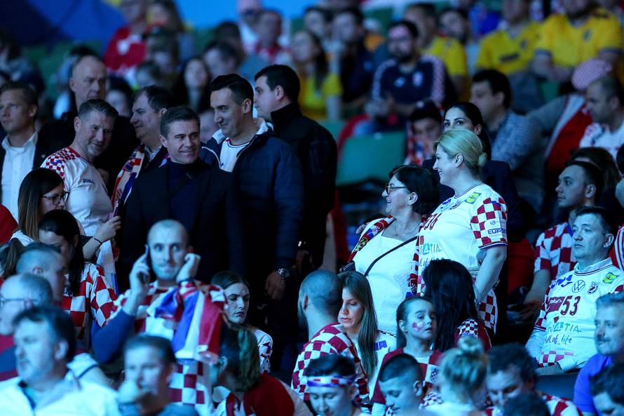 Stockholm: Hrvatske rukometaše bodri predsjednica sa suprugom te Zdravko Marić