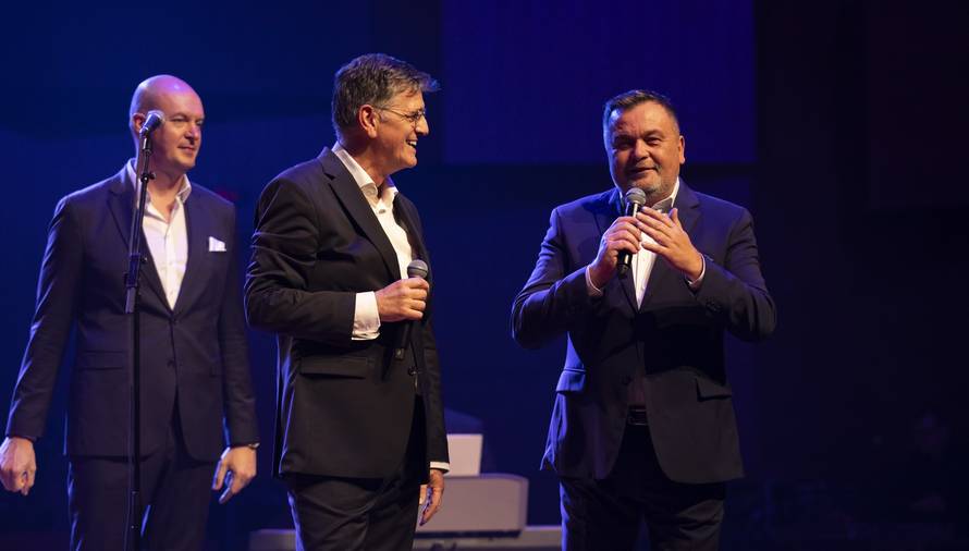 FOTO Duško Ćurlić je nastupio s Rišpetom:  'Iznimna je čast...'