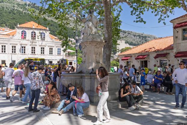 Dubrovnik: Velike gužve unutar povijene jezgre grada.