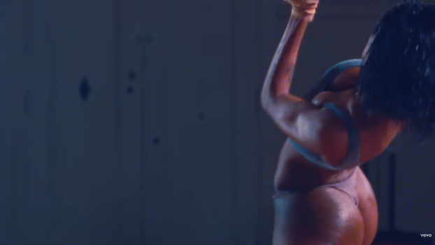 FOTO Teyana Taylor tresla je guzu u tangicama, a sada voli nositi 'gole' haljine u javnosti