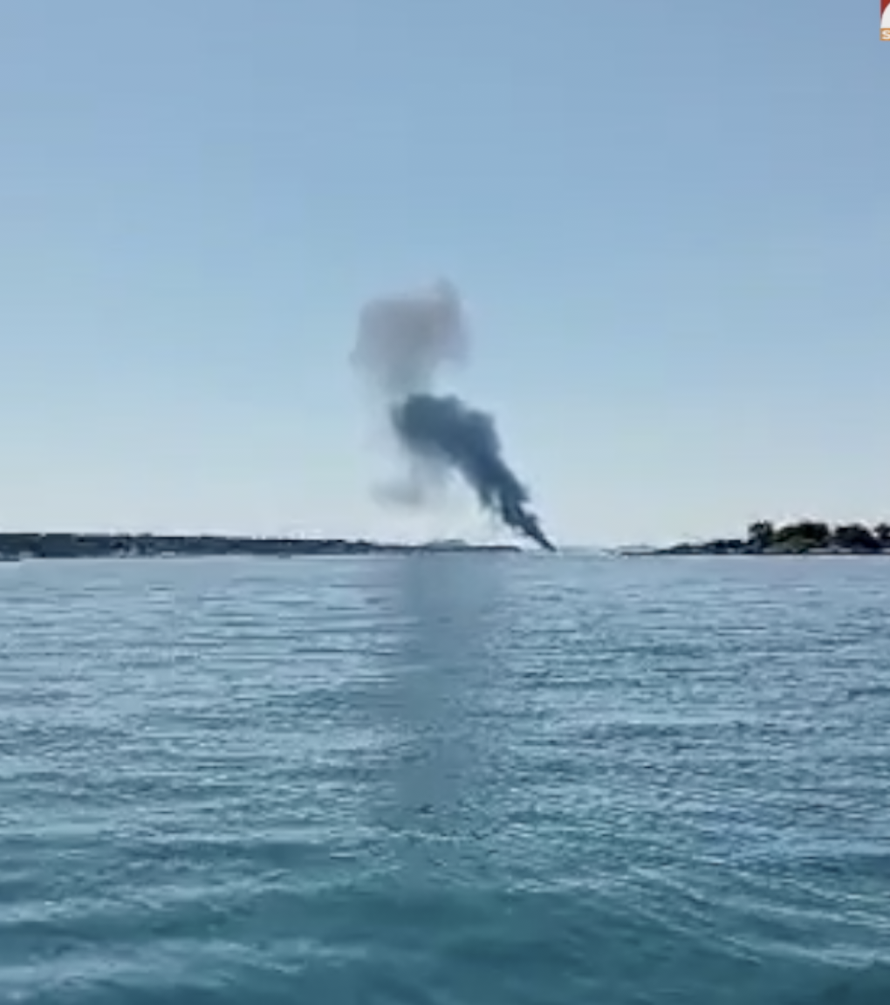 VIDEO Buktinja kod Biograda: Gori jahta, vatrogasci na terenu