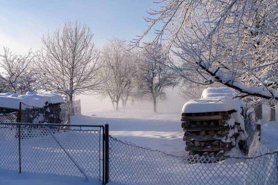 Otočac se probudi na -17 stupnjeva 