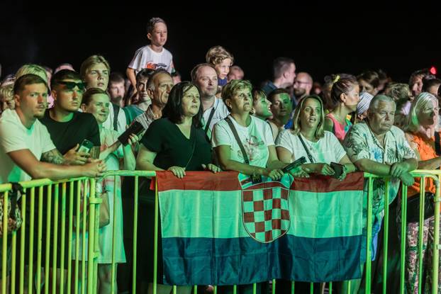 Split: Koncert Prljavog Kazališta na Splitskoj Rivi povodom Dana Domovinske Zahvalnosti