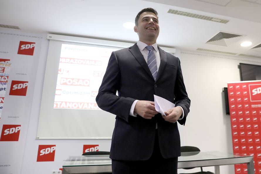 Dopisivanje: Davoru Bernardiću pišu češće nego Djedu Mrazu