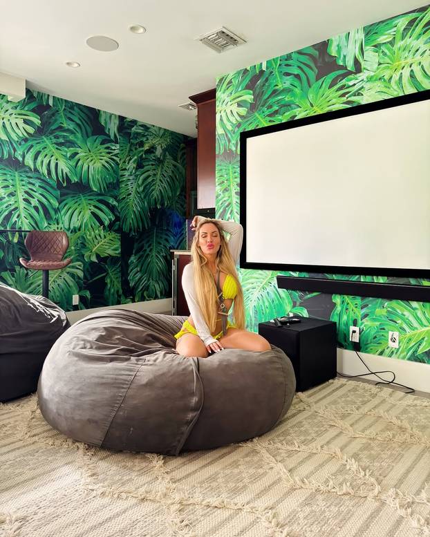 FOTO Brazilsku influencericu osuđuju zbog izgleda: 'Izbacuju me iz dućana jer sam preseksi'