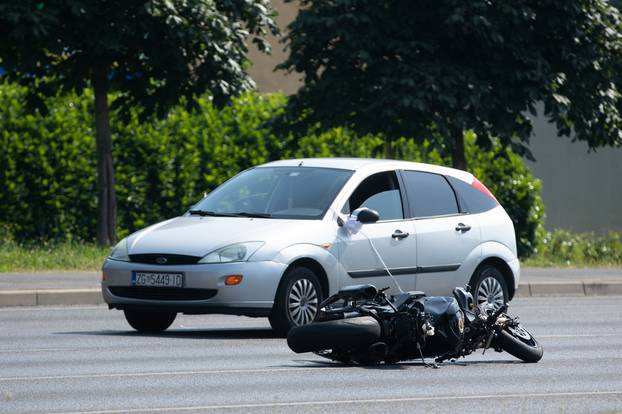 Zagreb: U prometnoj nesreći motora i bicikla stradale dvije osobe