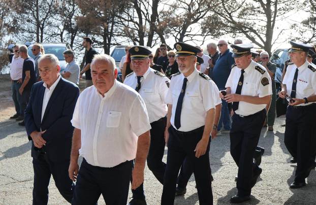 Omiš: Sprovod bivšeg vatrogasnog zapovjednika Drage Lelasa