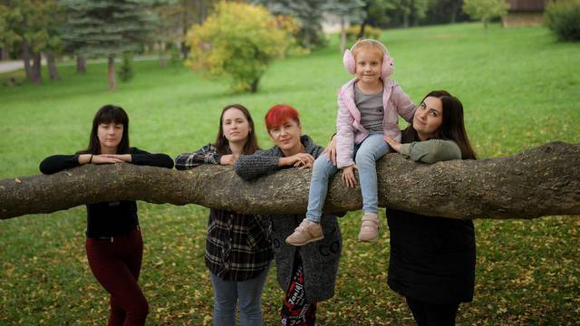 Zagreb: Reportaža o ukrajinskim obiteljima koje žive u Gradu mladih