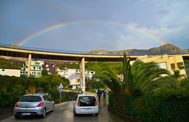 Bujica poplavila Podgoru tijekom jakog kišnog nevremena