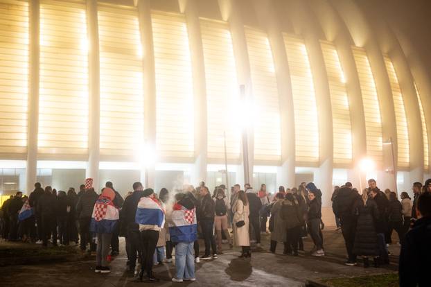 Zagreb: Gužva oko Arena zbog Thompsonovog koncerta
