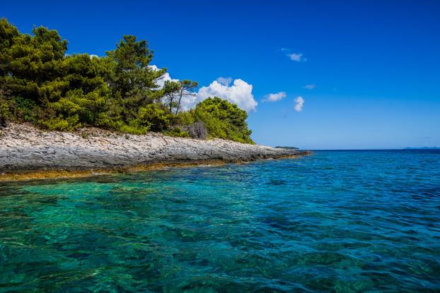 Vela Luka: Uvala Slatina