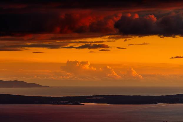 Kozjak: Zalazak sunca promatran sa vrha Sv. Jure 