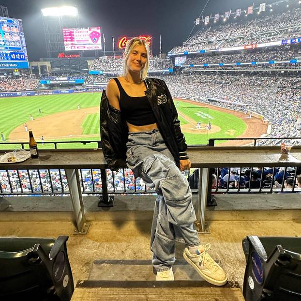 FOTO Bila je teniska zvijezda, a onda nestala. Sad voli kamere