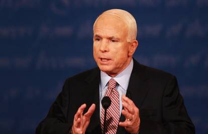 McCain: Isprašit ću Obamu po turu na sljedećoj debati