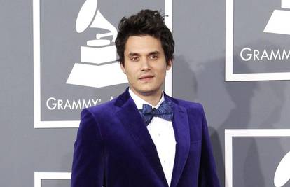 Spreman za vezu: John Mayer na internetu traži novu curu