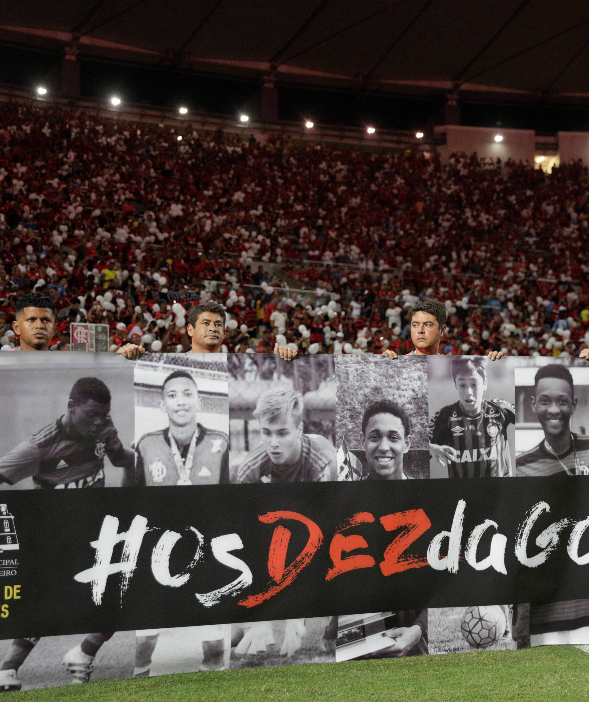 Soccer - Taca Guanabara semi-final - Flamengo v Fluminense