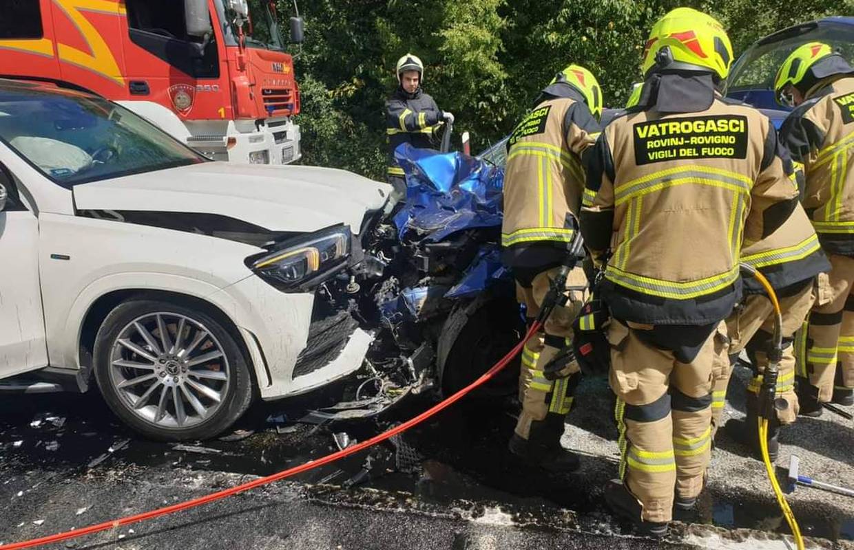 U sudaru kod Rovinja ozlijeđene dvije žene. Prešla u suprotni smjer i zabila se u Mercedes